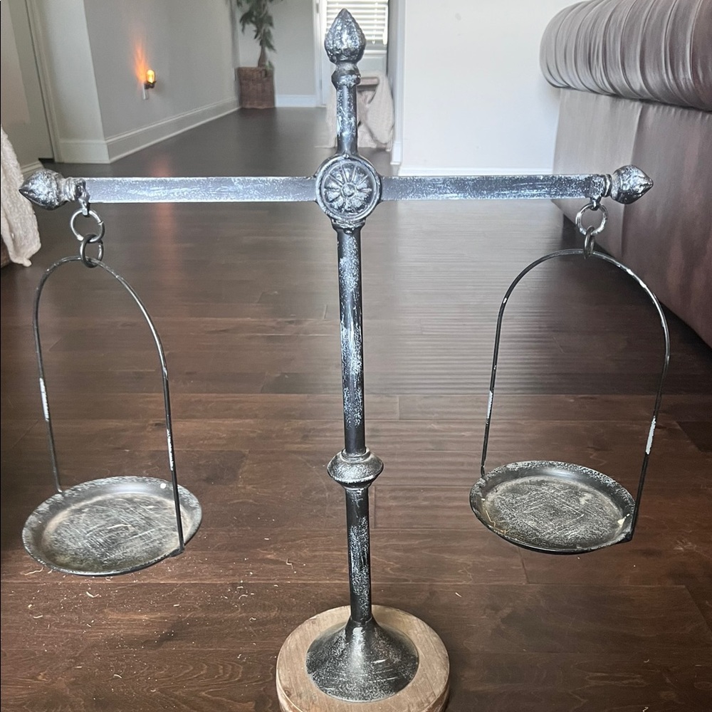 Decorative farmhouse scale